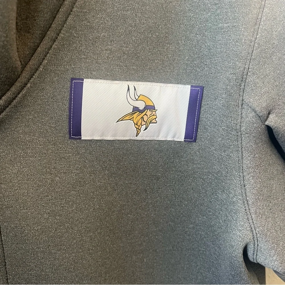 Nike Dark Gray Short Sleeve Sideline Minnesota Vikings Full Zip Hoodie NWT